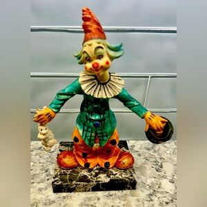 Vintage 1984 Arnart Pucci Magician Clown figurine.